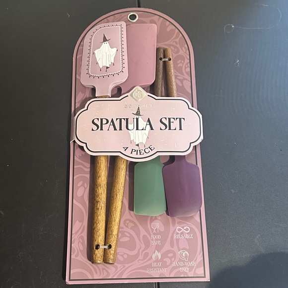 Gourmet kitchen, four piece spatula set with ghost - Picture 1 of 4